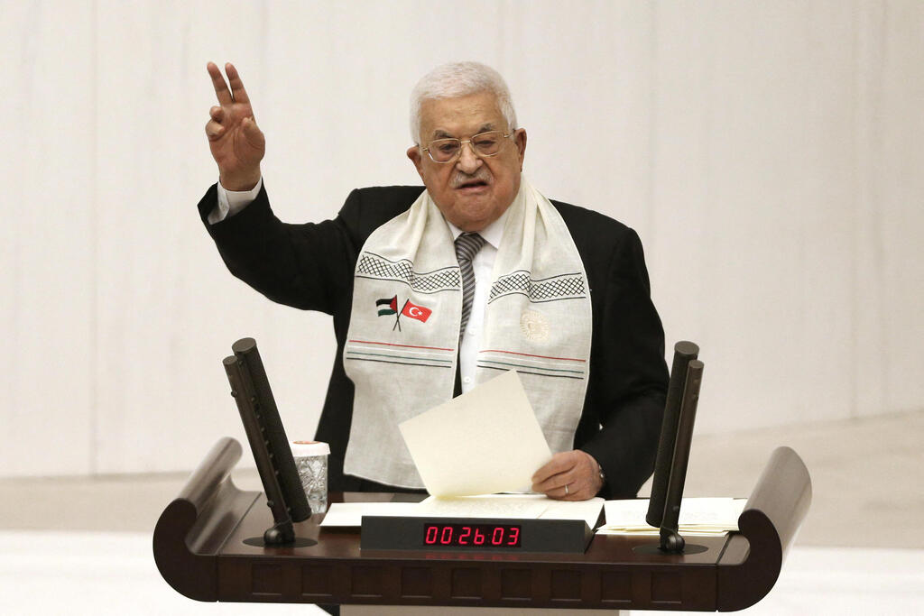 מכשול נוסף בדרך להברחות. אבו מאזן (צילום: REUTERS/Cagla Gurdogan) אבו מאזן בפרלמנט הטורקי