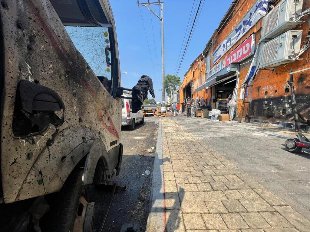 Hamas and PIJ take credit for Tel Aviv explosion (Photo: Kobi Kuankas) זירת הפיגוע ברחוב לח"י תל אביב ביום שאחרי
