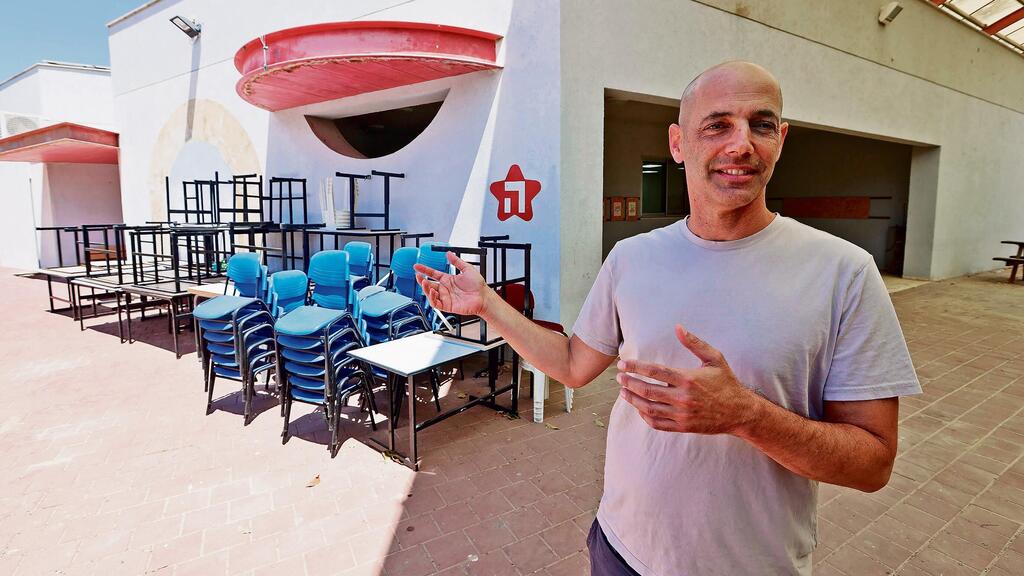 אייל דבורי, מנהל בית ספר היסודי 'שחר אשכול' שבמועצה האזורית אשכול (צילום: גדי קבלו) אייל דבורי, מנהל בית ספר היסודי 'שחר אשכול' שבמועצה האזורית אשכול