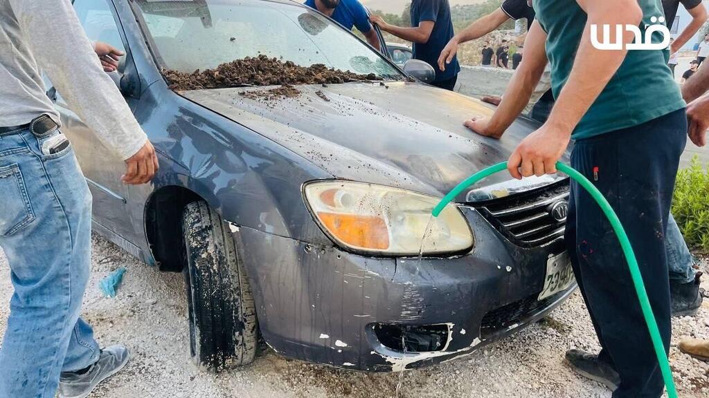 הנזק שנגרם לרכבים בכפר הפלסטיני תיעוד פלסטיני מכפר רוג'ייב