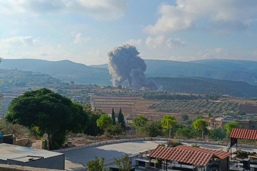 תקיפת צה"ל בדרום לבנון (צילום: Kawnat HAJU/AFP) תקיפות צה"ל בדרום לבנון