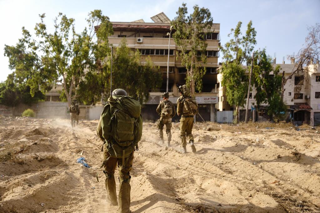 IDF forces operating in Gaza (Photo: IDF Spokesperson's Unit) לוחמי חטיבה 8 נלחמים ברצועת עזה