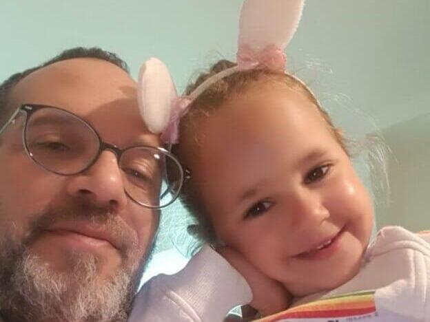 איציק חן ובתו עמנואל. "החיים שלה לפני הכול" איציק חן וביתו עמנואל