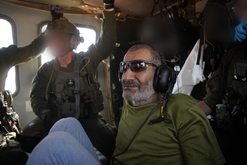 Alkadi extracted from Gaza (Photo: IDF Spokesperson's Unit) תיעוד מחילוץ החטוף פרחאן קאדי מבטן המסוק ומצלמות גוף הלוחמים