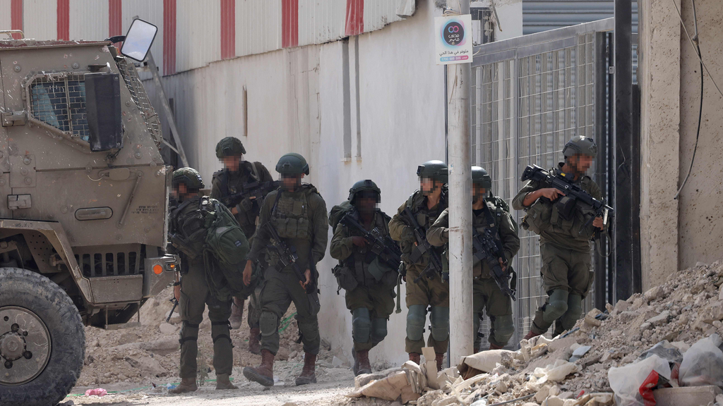 Photo: Jaafar Ashtiyeh/ AFP תיעוד פשיטה במחנה נור שמס פליטים פלסטינים ליד העיר טול כרם