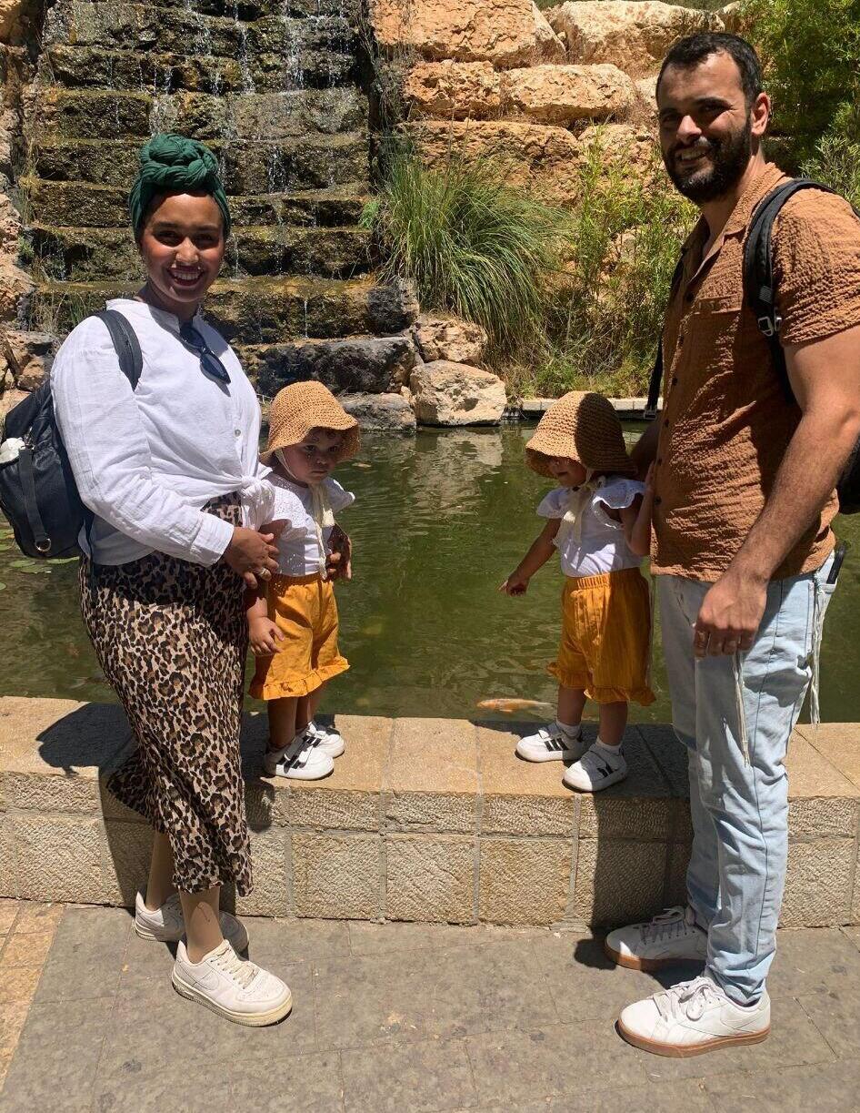 Master Sergeant (res.) Yohay Hay Glam with his wife and their twin daughters (Photo: Courtesy of the family) רס"ר (במיל') יוחאי חי גלאם ז"ל ומשפחתו