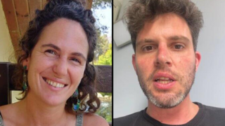 גיל דיקמן לאחר הירצחה של בת דודתה כרמל גת ז"ל