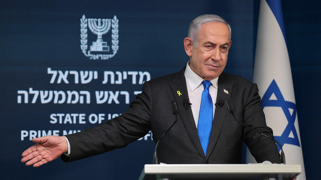 נתניהו. "האחראי - מי שמחליט ליזום הפיכה משטרית, בניגוד לכל הבטחותיו" (צילום: ABIR SULTAN / POOL / AFP) בנימין נתניהו
