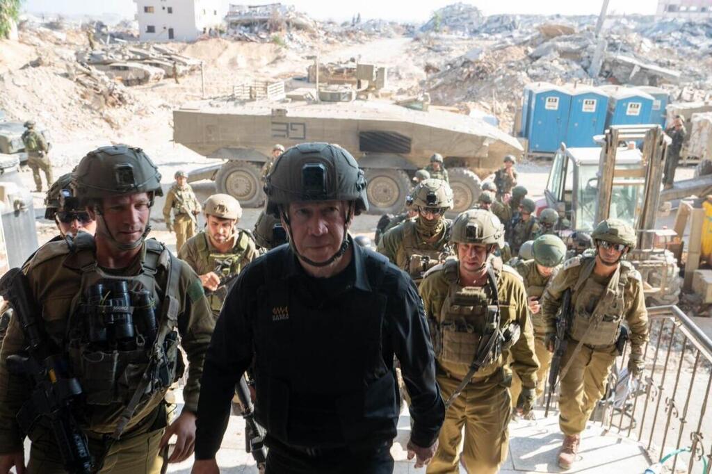 גלנט בציר נצרים בספטמבר (צילום: אריאל חרמוני, משרד הביטחון) שר הביטחון יואב גלנט ב ציר נצרים