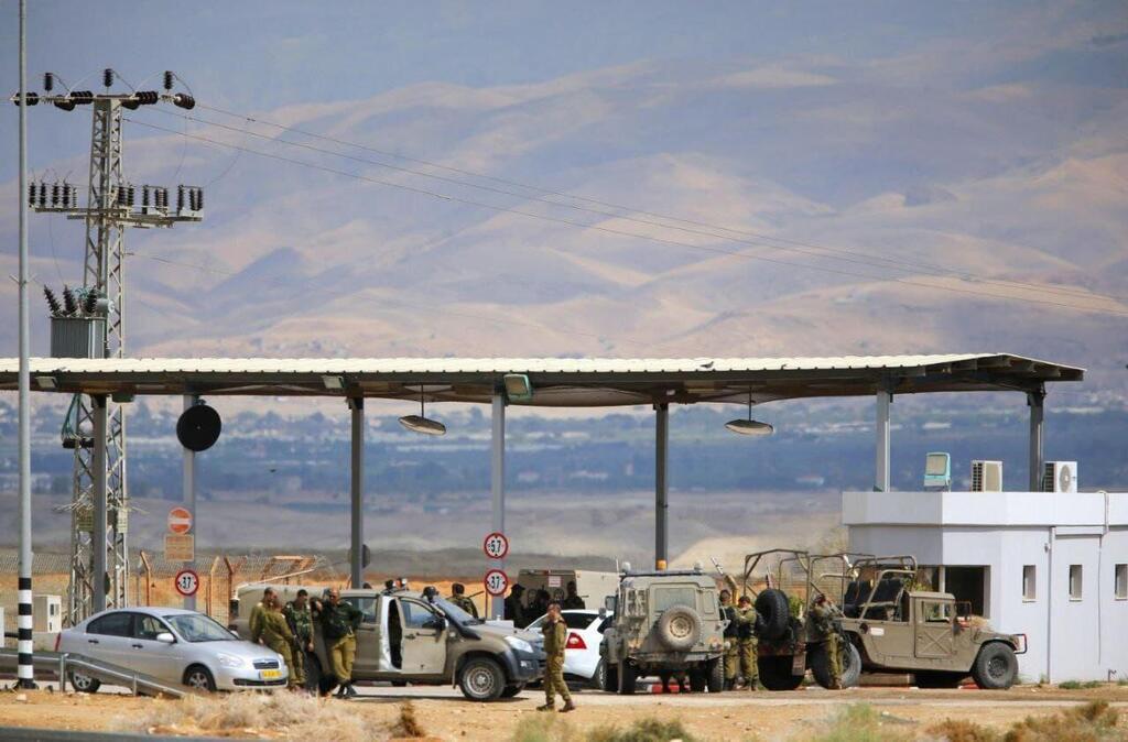 זירת הפיגוע במעבר אלנבי זירת הפיגוע במעבר אלנבי