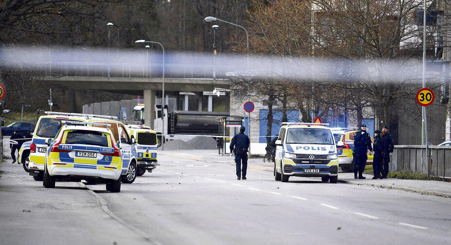"שוודיה נהפכה לחלום רע". זירת רצח בשטוקהולם | צילום: Oscar Olsson , רויטרס yk14068792