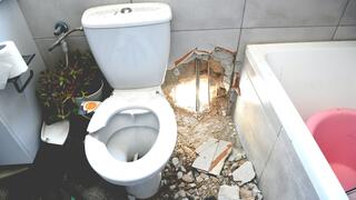תיעוד מזירת הפגיעה הישירה בבית נהריה תיעוד מזירת הפגיעה הישירה בבית נהריה