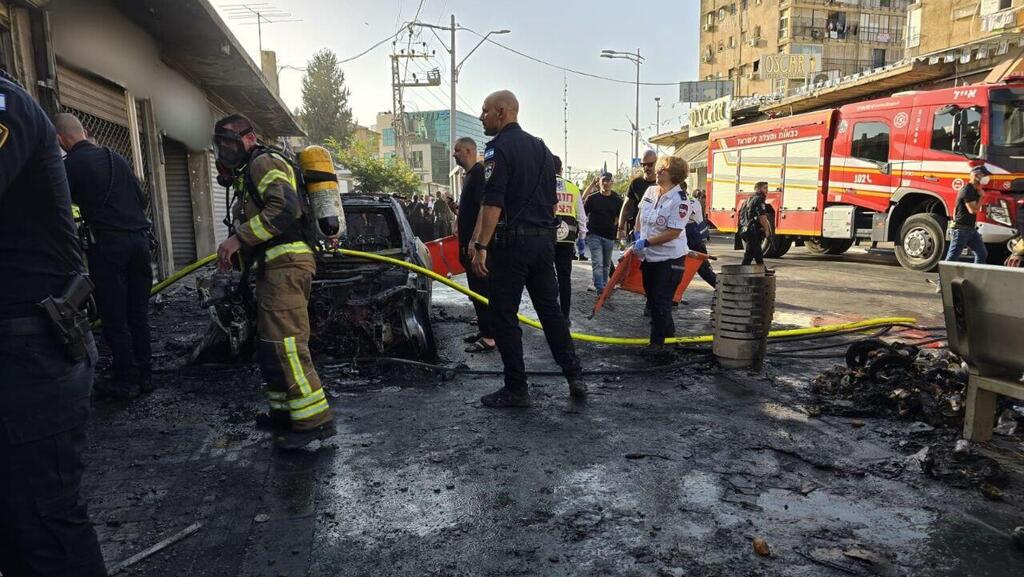זירת פיצוץ הרכב ברמלה (צילום: תיעוד מבצעי מד"א) זירת פיצוץ הרכב ברמלה