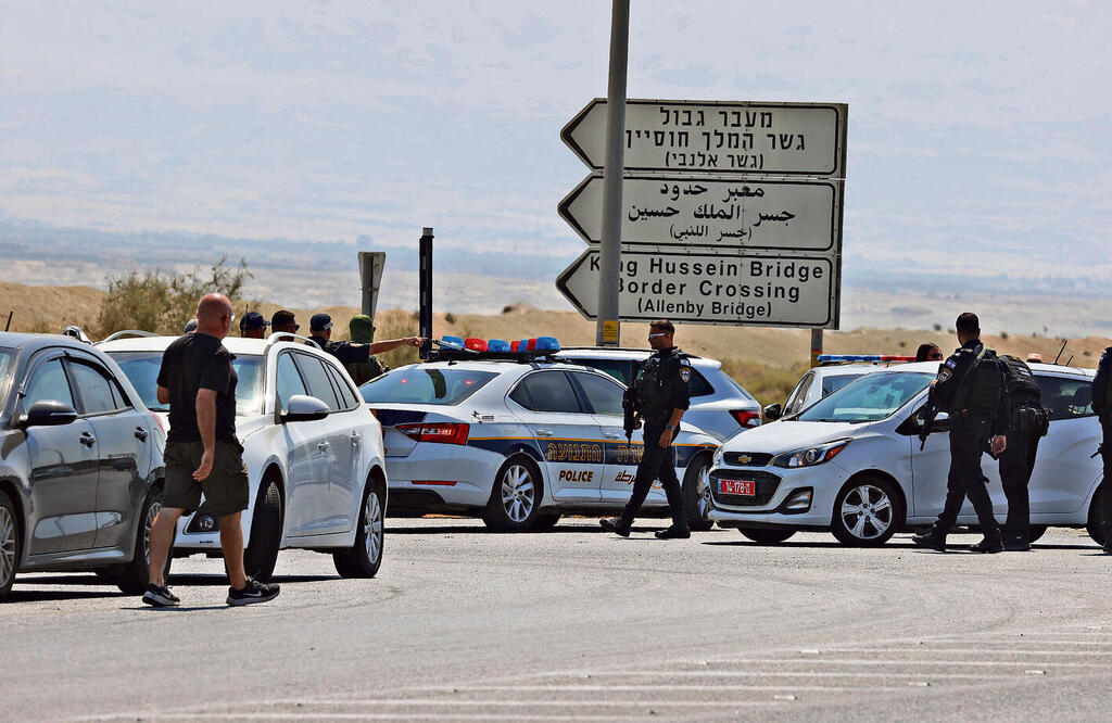כוחות ביטחון במעבר אלנבי, ארכיון (עמית שאבי) yk14081204