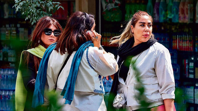 Iranian women in Tehran (Photo: Atta Kenare) yk14083698