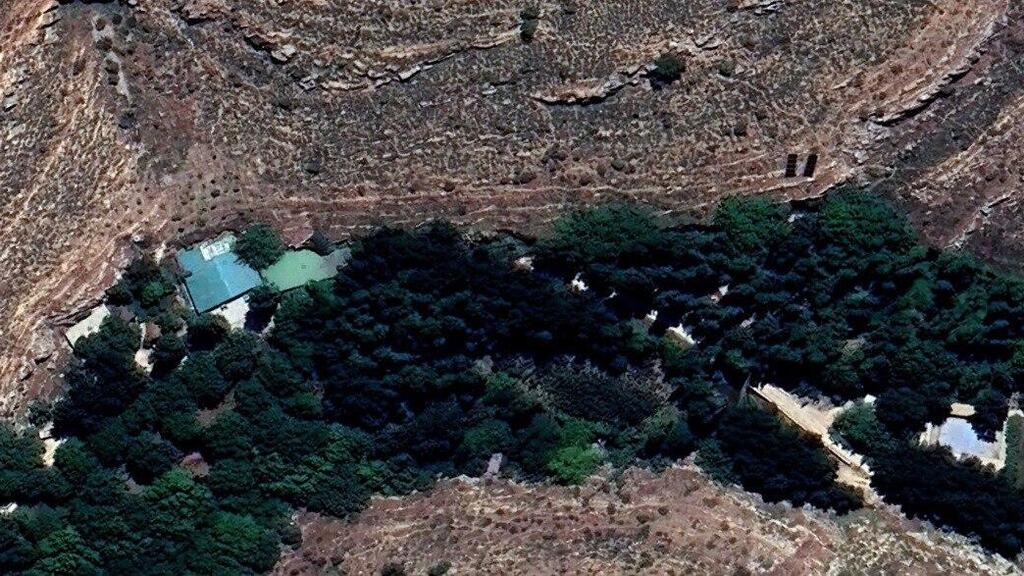 A Hezbollah rocket site established in the Lebanon Valley, near the smuggling route from the Syrian border אתר חשוד בבקעת הלבנון בסמוך לציר הברחות מגבול סוריה