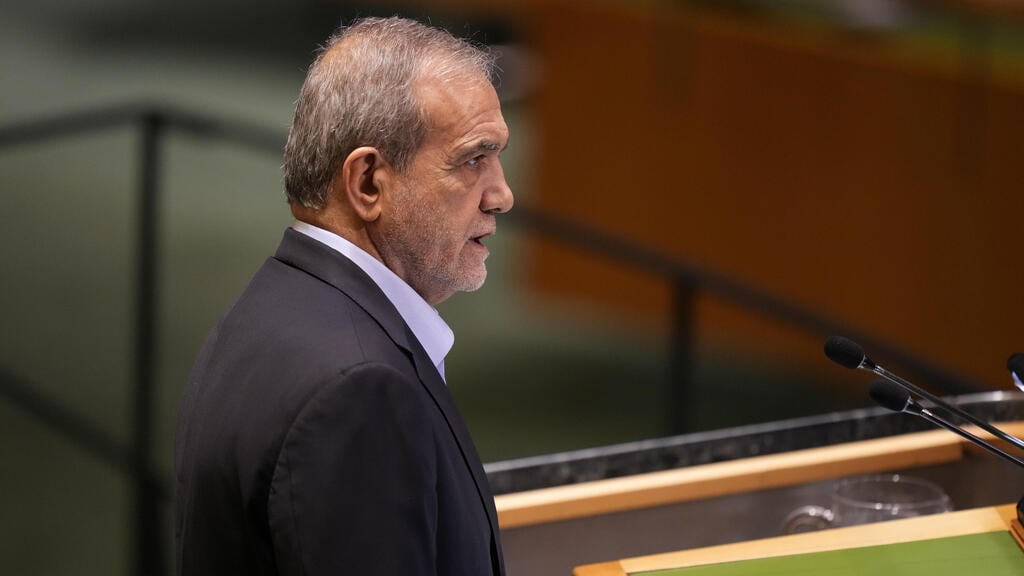 Iranian President Masoud Pezeshkian (Photo: AP Photo/Seth Wenig) נשיא איראן מסעוד פזשכיאן