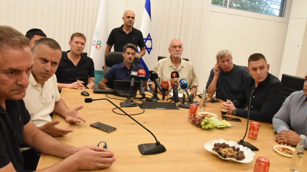 ישיבת חירום של ראשי רשויות הצפון בקריאה לא להסכים להפסקת אש עם חיזבאללה