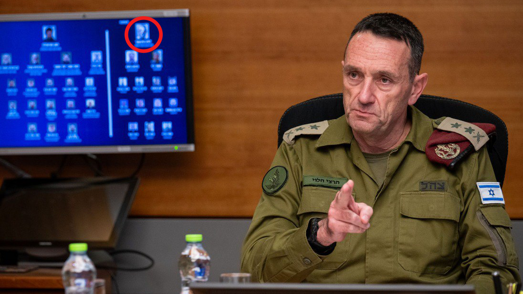 הרמטכ"ל בהערכת מצב בזמן התקיפה בתימן עם חברי פורום המטה הכללי (צילום: דובר צה"ל) הרמטכ״ל בהערכת מצב בזמן התקיפה בתימן עם חברי פורום המטה הכללי