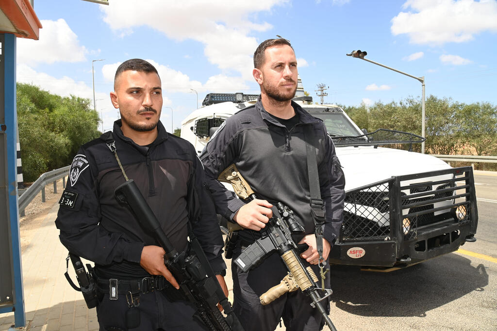 רס"ם ישראל סולומוני ורס"ל שלומי קנפו (צילום: הרצל יוסף) רס"ם ישראל סולומוני ורס"ל שלומי קנפו