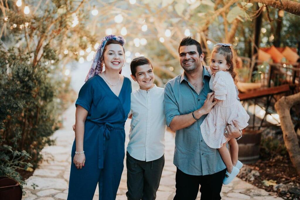 משפחת נסימי. "15 שנה יחד, וזו הפעם הראשונה שחוגגים בנפרד" (צילום: GALLILEO) משפחת נסימי