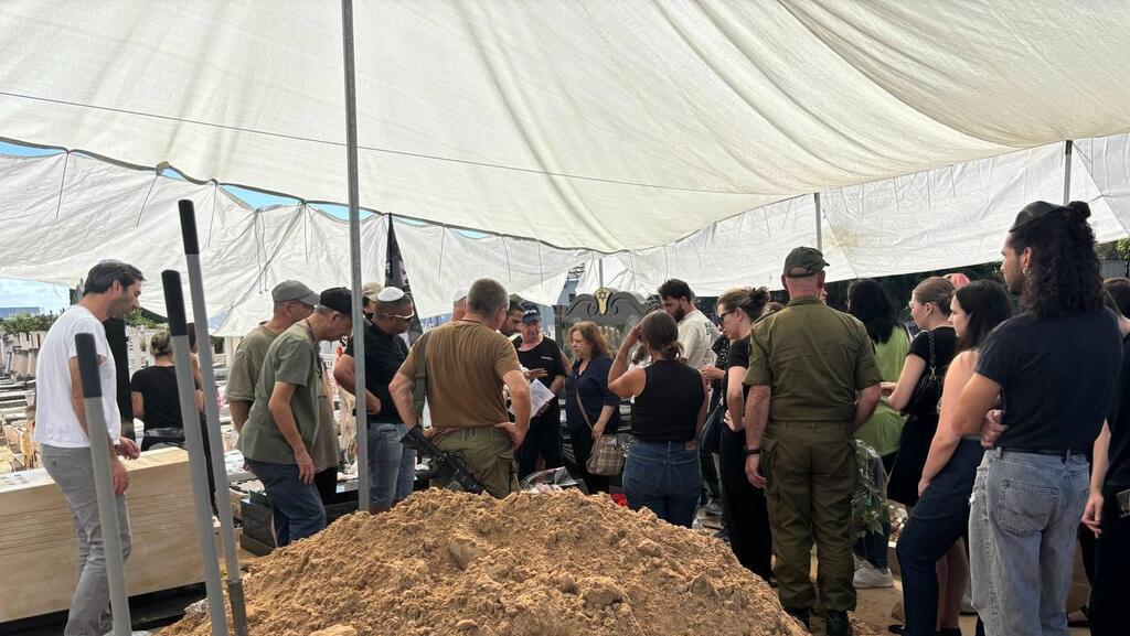 הלווייתה של רויטל ברונשטיין (צילום: מאיר תורג'מן) הלווייתה של רויטל ברונשטיין ז"ל