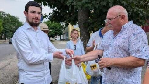 יהודי אוקראינה מתמודדים עם משבר כלכלי חריף: "כמעט כולם הפכו לנזקקים"