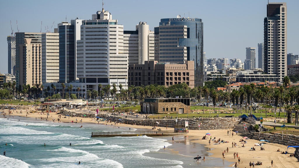 חוף הים בתל אביב (צילום: Leon Neal/Getty Images) חוף הים בתל אביב