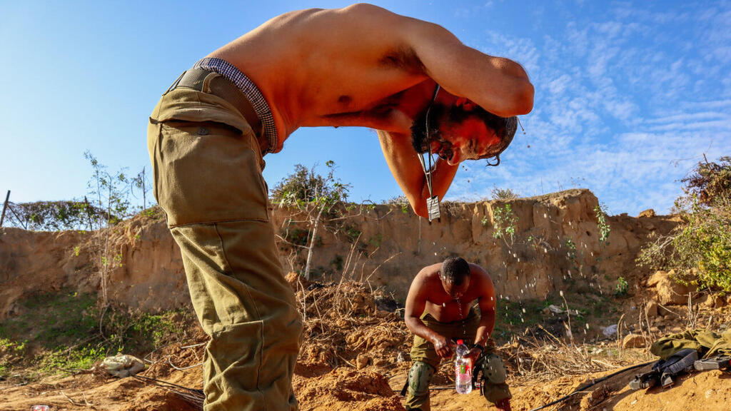 מתוך "לא גיבורים אנחנו"