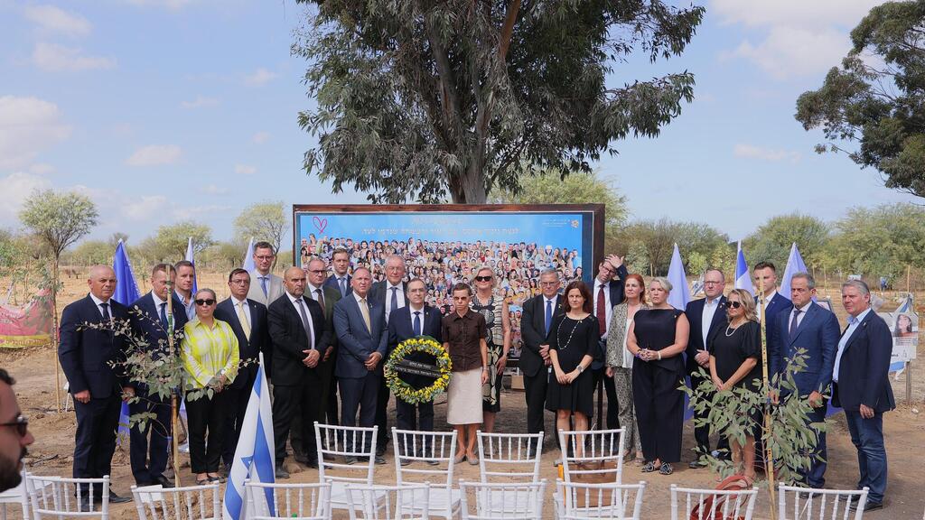 טקס הנחת זר ברעים, שגרירי האיחוד האירופי