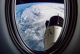 מראה מהחלל צילום: רויטרס yk14110627