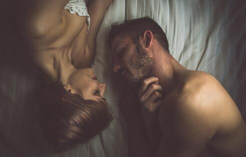 Akusher bilan orgazm