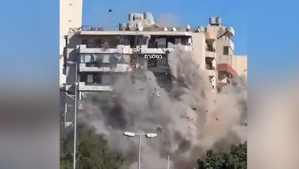 הריסת בניין בדאחייה בביירות