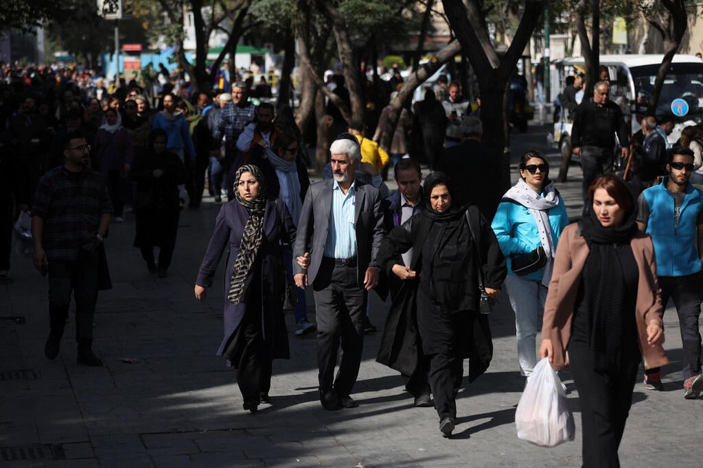 Projecting normalcy in Tehran (Photo: Majid Asgaripour/WANA (West Asia News Agency) / REUTERS) טהרן, איראן