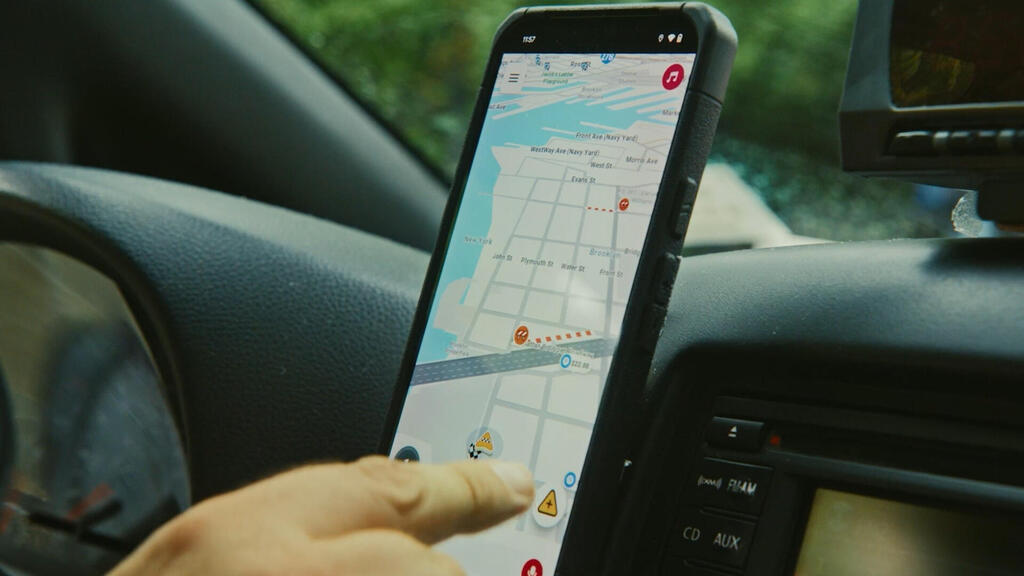 הפיצ'ר החדש של Waze. לדווח על הפרעות בדרך באמצעות דיבור חופשי (צילום: צילום מסך, באדיבות Waze) הפיצ'ר החדש של Waze