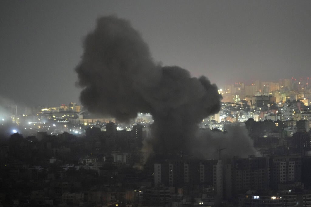 IAF striking Beirut (Photo: AP/Hussein Malla) תקיפות בביירות, לבנון