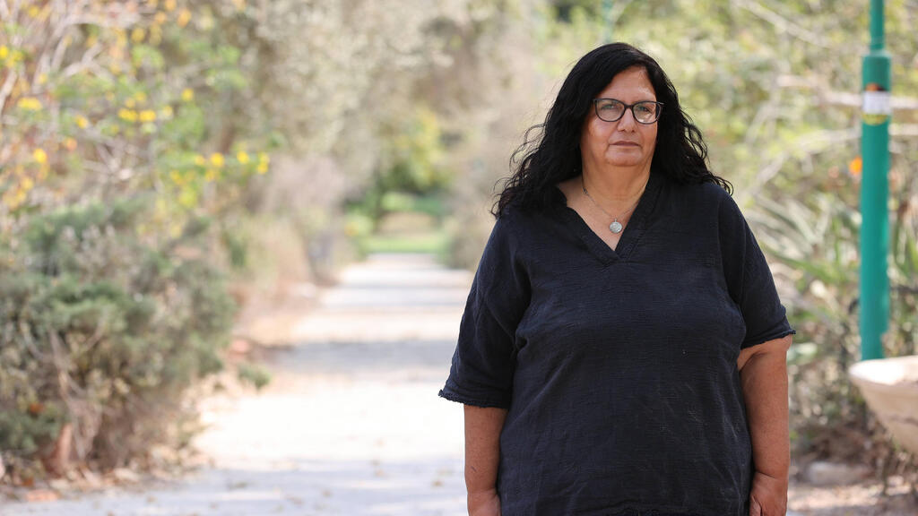 רחלי בנאקוט. "עסוקה מהבוקר עד הלילה, הולכת לישון רק כשאני מתעלפת" (צילום: גדי קבלו) רחלי בנאקוט, הקמב"צית של קיבוץ בארי