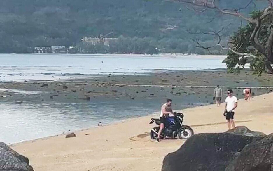 Israeli tourist seen riding a motorcycle on Phuket beach (Photo: Thai Police) תייר ישראלי רכב על אופנוע בחוף הים בתאילנד