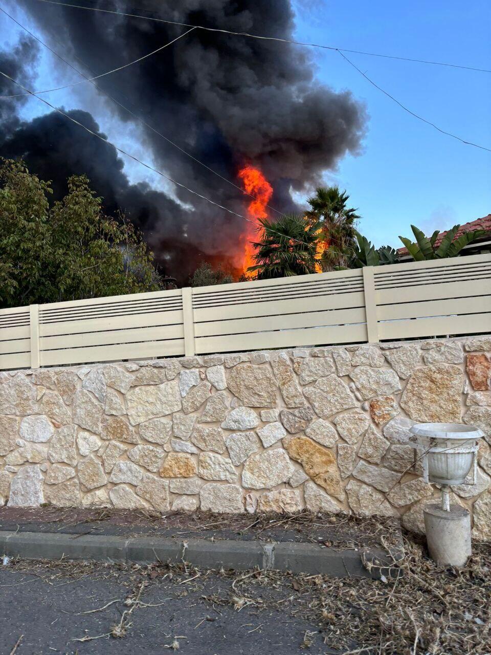Photo: Ami Dahan פגיעת רקטה במושב אביבים בעקבות מטח רקטות מלבנון