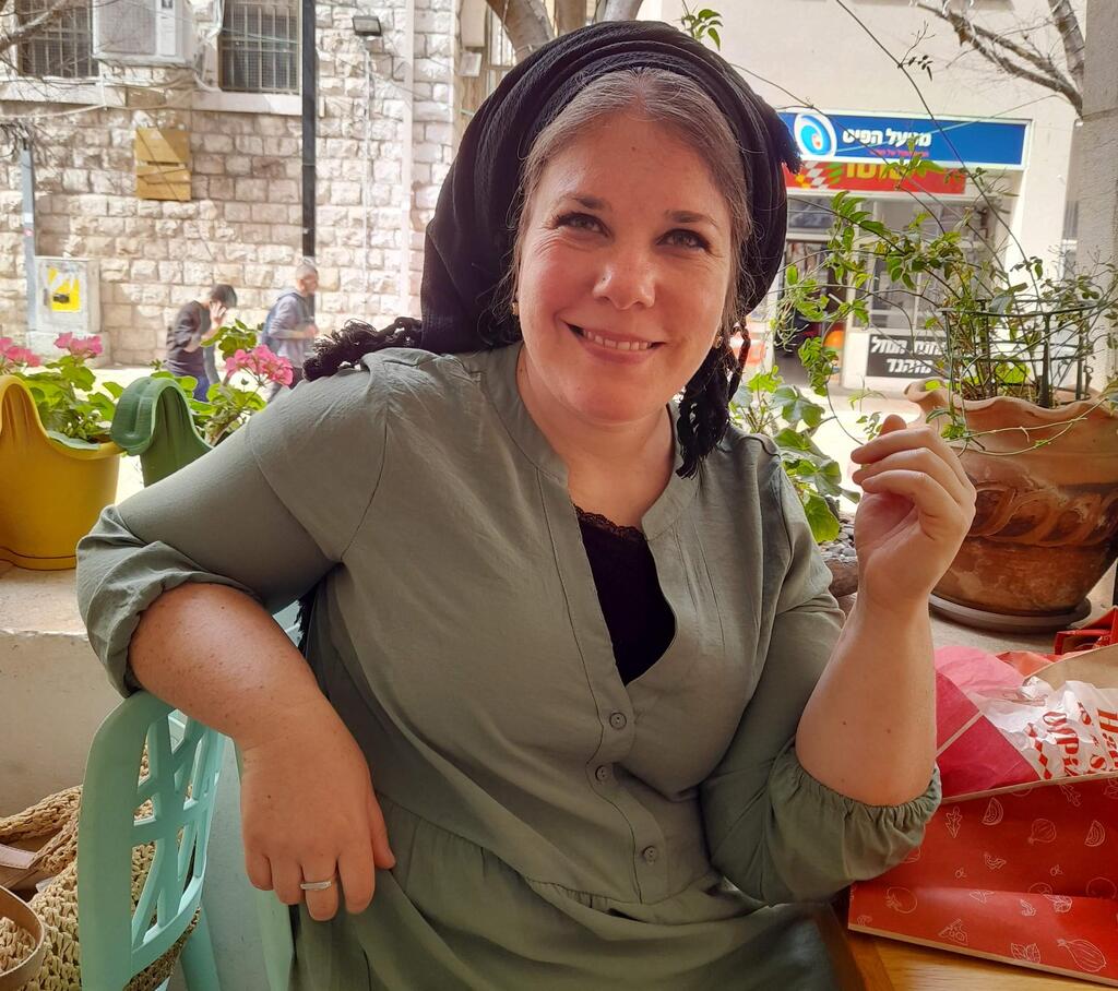 "פמיניזם בהחלט היה כינוי גנאי בעולם שבו גדלתי". בכל סרלואי בכל סרלואי