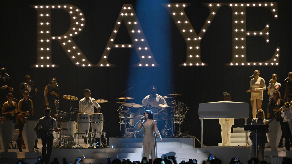 ריי בטקס ה-EMA (צילום: Shirlaine Forrest/Getty Images for Viacom International) ריי