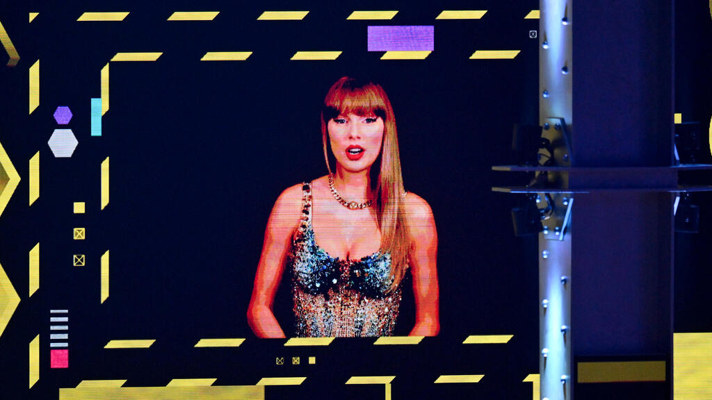טיילור סוויפט בווידאו בטקס ה-EMA (צילום: Shirlaine Forrest/Getty Images for Viacom International) טיילור סוויפט בווידאו