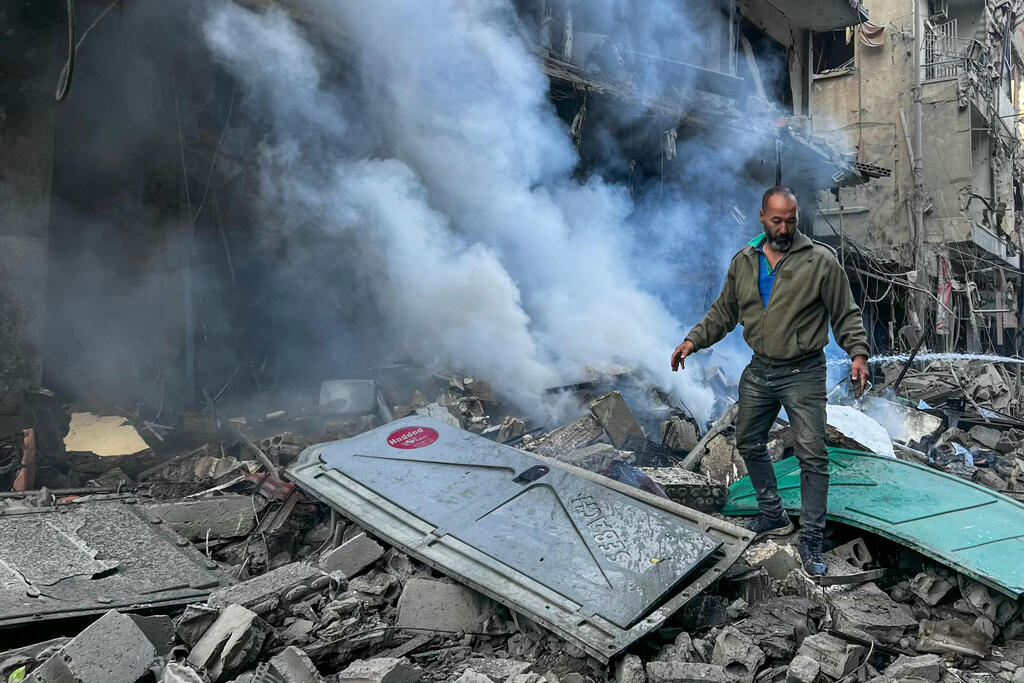 מראות הרס בביירות (צילום: Ibrahim AMRO/AFP) מראות הרס בביירות