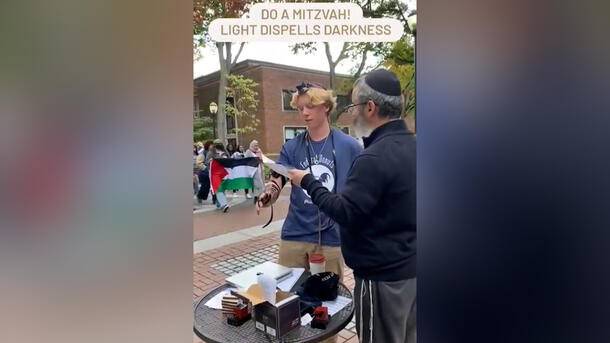 Minister defends principal who told student not to lay tefillin in public  space