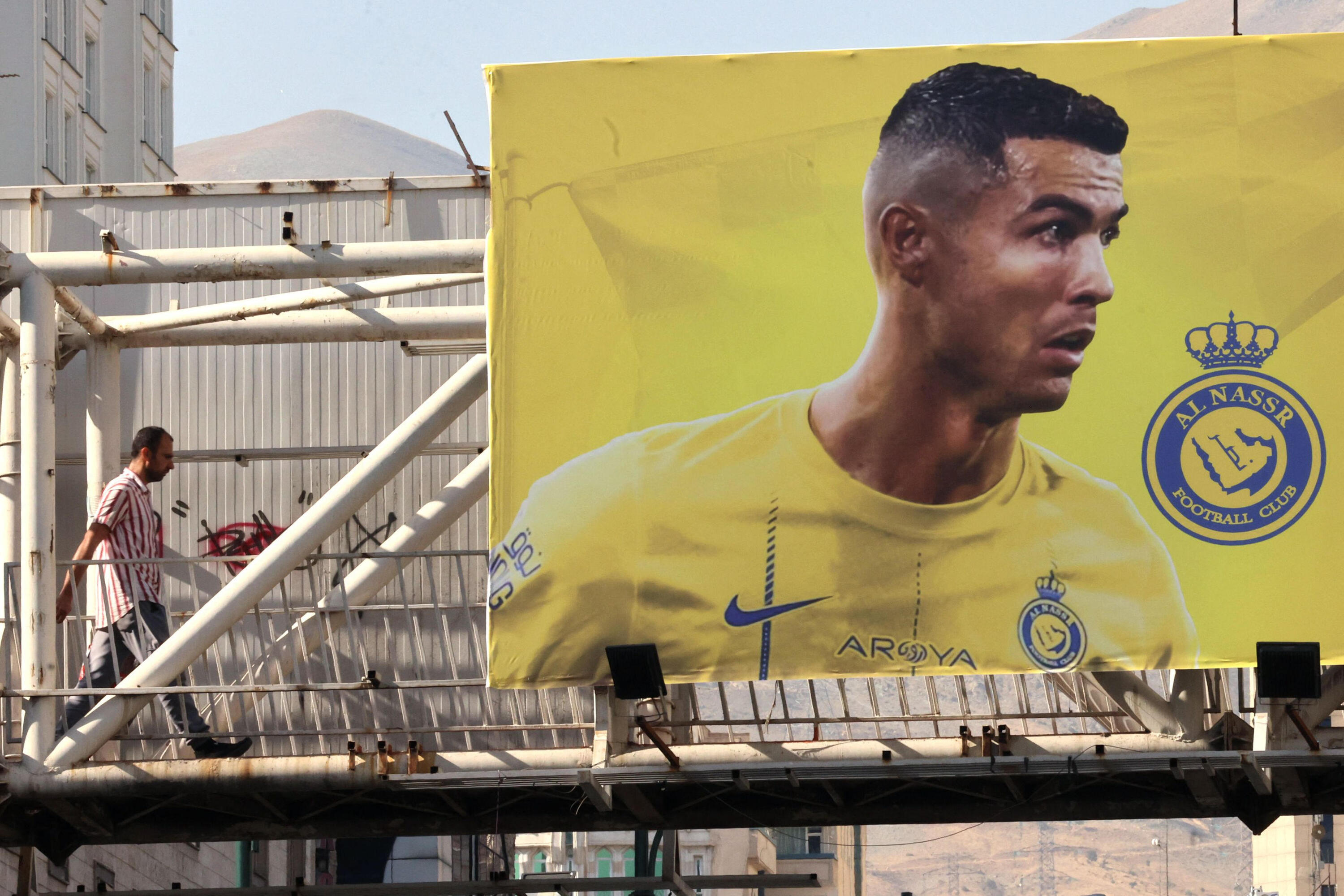 Cristiano Ronaldo News: Cristiano Ronaldo's luxury treatment in Saudi  Arabia draws criticism. Read here - The Economic Times