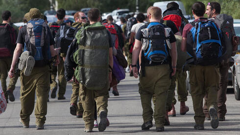 ממלאים תפקידי קצינים – ולא מקבלים את ההטבות: „דרשו ממני את זה בחזרה”