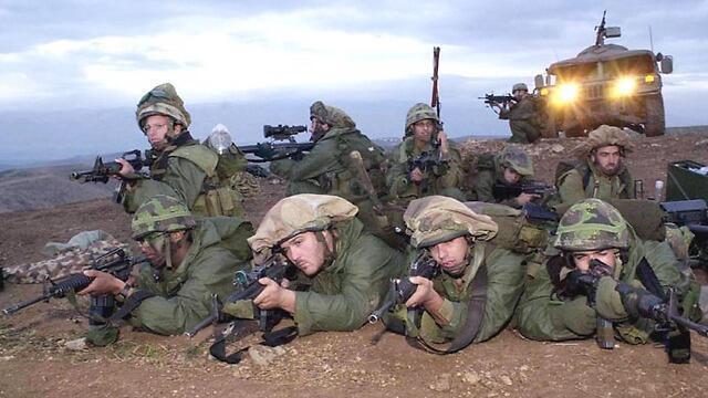 Archive: Nahal troops in training in the Jordan Valley (צילום: אלעד גרשגורן) Archive: Nahal troops in training in the Jordan Valley