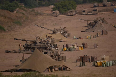 IDF forces at Kibbutz Zikim (Avi Rokach)