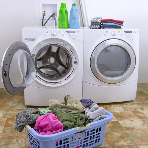 היזהרו מחפצים חדים (צילום: shutterstock) היזהרו מחפצים חדים