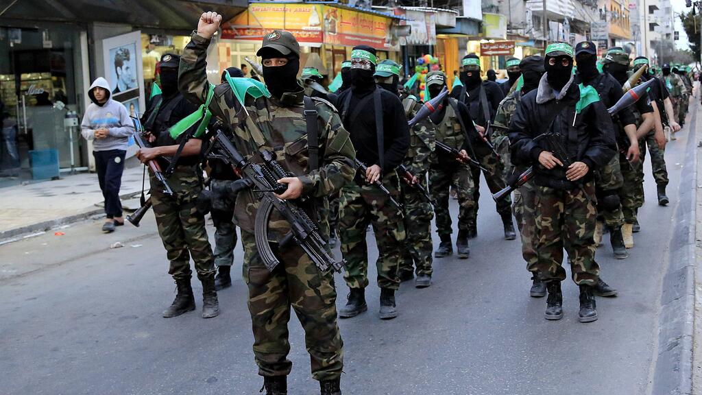 Hamas terrorists in Gaza (צילום: AP) Hamas terrorists in Gaza